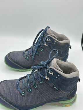 Ahnu By Teva Hiking Boots Blue Womens Size 8 Waterproof Vibram Shoes